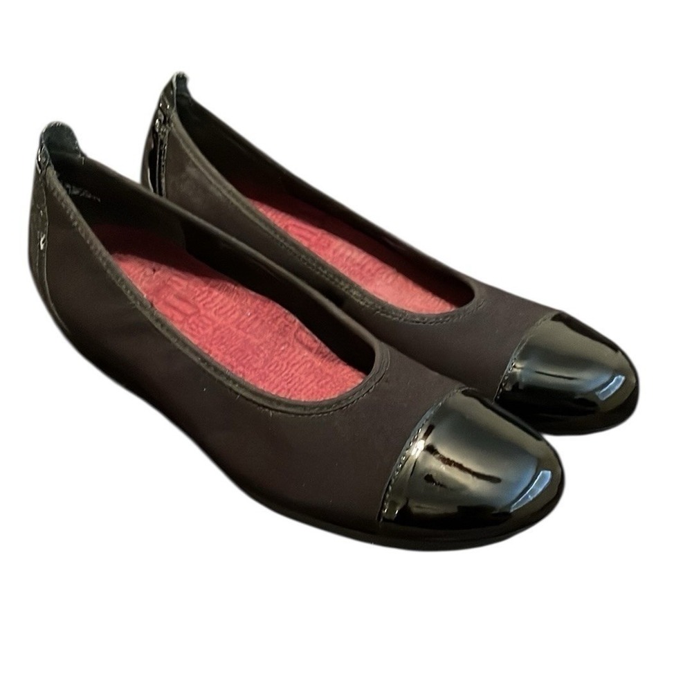 Munro Women's Black‎ Patent Leather/Nylon Slip On Flats Size 8